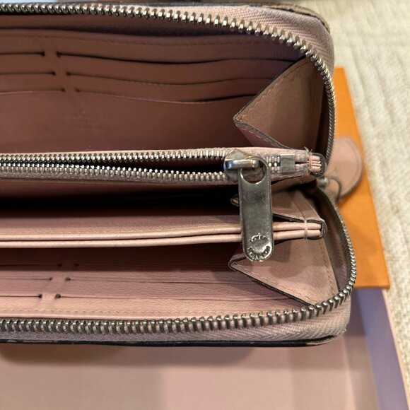 Louis Vuitton Pink Jasmin Mahina Leather Zip Around Wallet - Picture 10 of 12